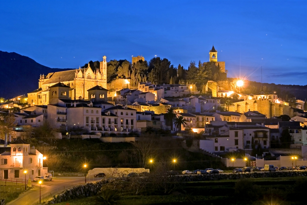 Antequera se encuentra a 30 minutos de la propiedad
